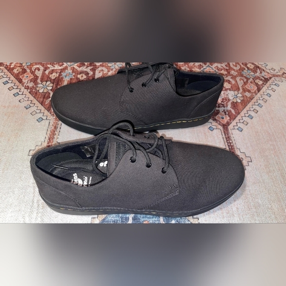 Dr. Martens Other - NWT DR MARTENS CAIROLO BLACK SIZE 12 M , 11 L